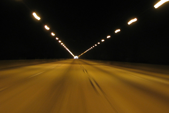 jízda v osvětleném tunelu.jpg